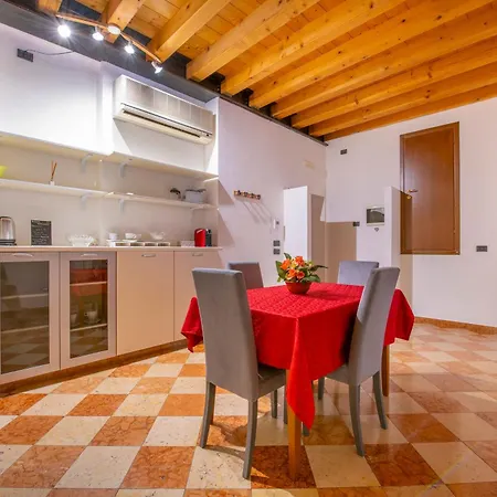 Palace Mazzini 4*